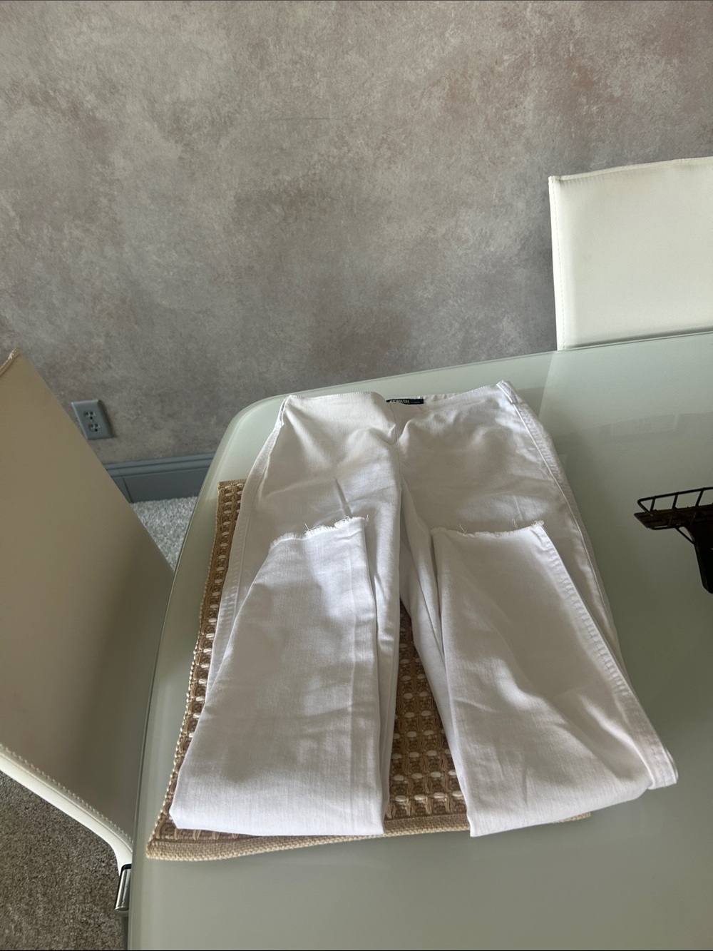 Rewash White Skinny Jeans with Subtle Distressing